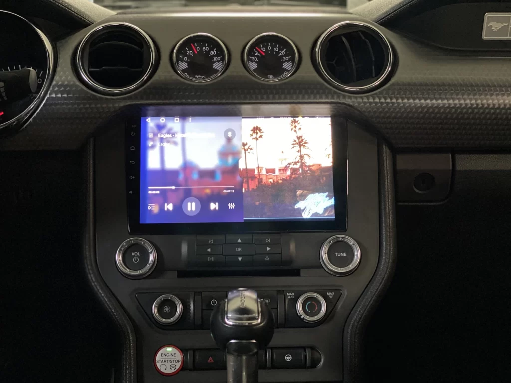 Встановлення мультимедія Ford Mustang в майстерні Vik Auto 2