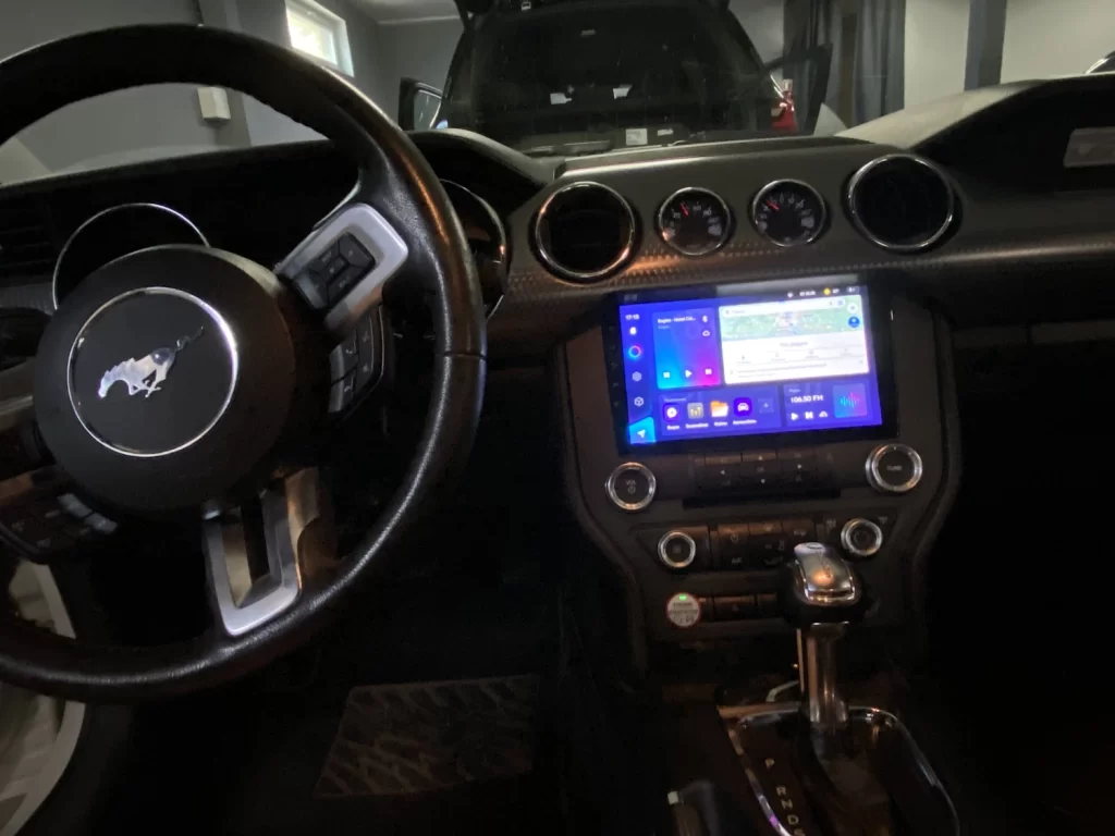 Встановлення мультимедія Ford Mustang в майстерні Vik Auto 5