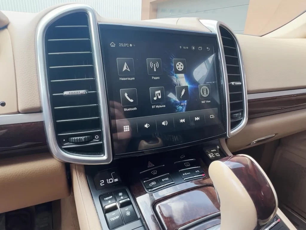 Встановлення магнітоли Porsche Cayenne 04