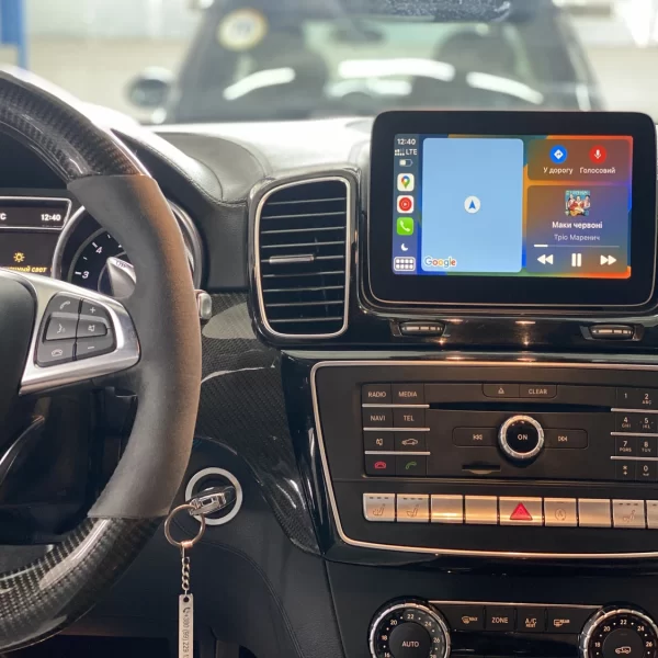 Встановлення CarPlay Mercedes gle 2016 coupe в майстерні Vik Auto 3